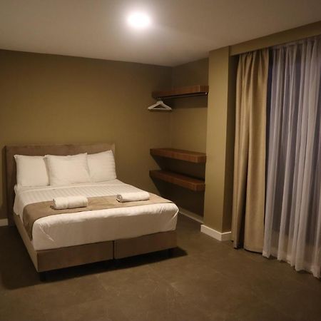 Empire Apartments Su 2 Marthastraat Paramaribo Luaran gambar